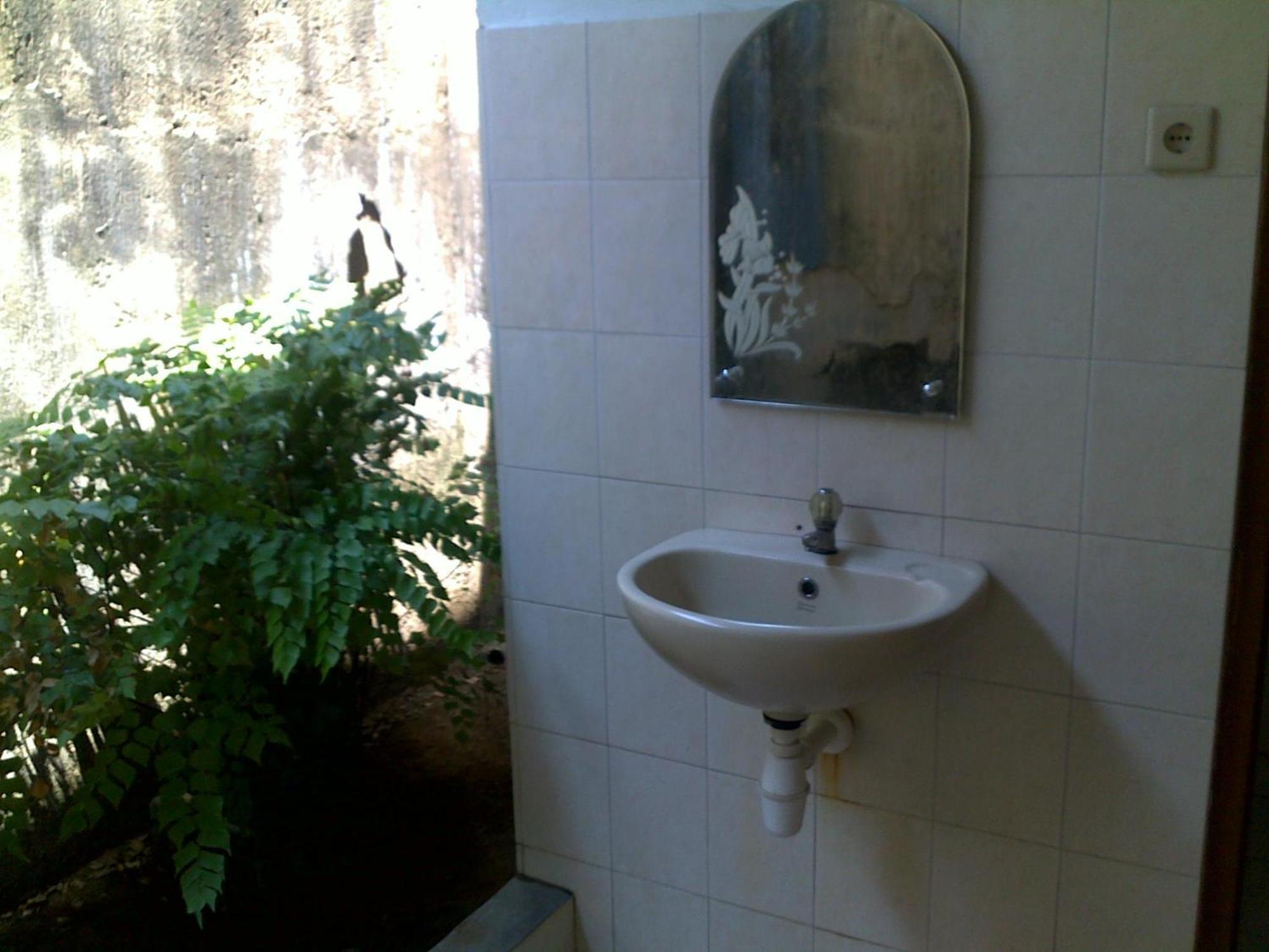 Bayumantra Bungalows Lovina Buitenkant foto