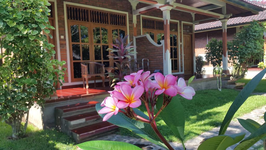 Bayumantra Bungalows Lovina Buitenkant foto